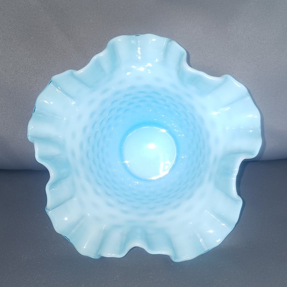 Vintage Fenton 2 tone Milk Glass Hobnail Ruffle Top Dish - Picture 2 of 4